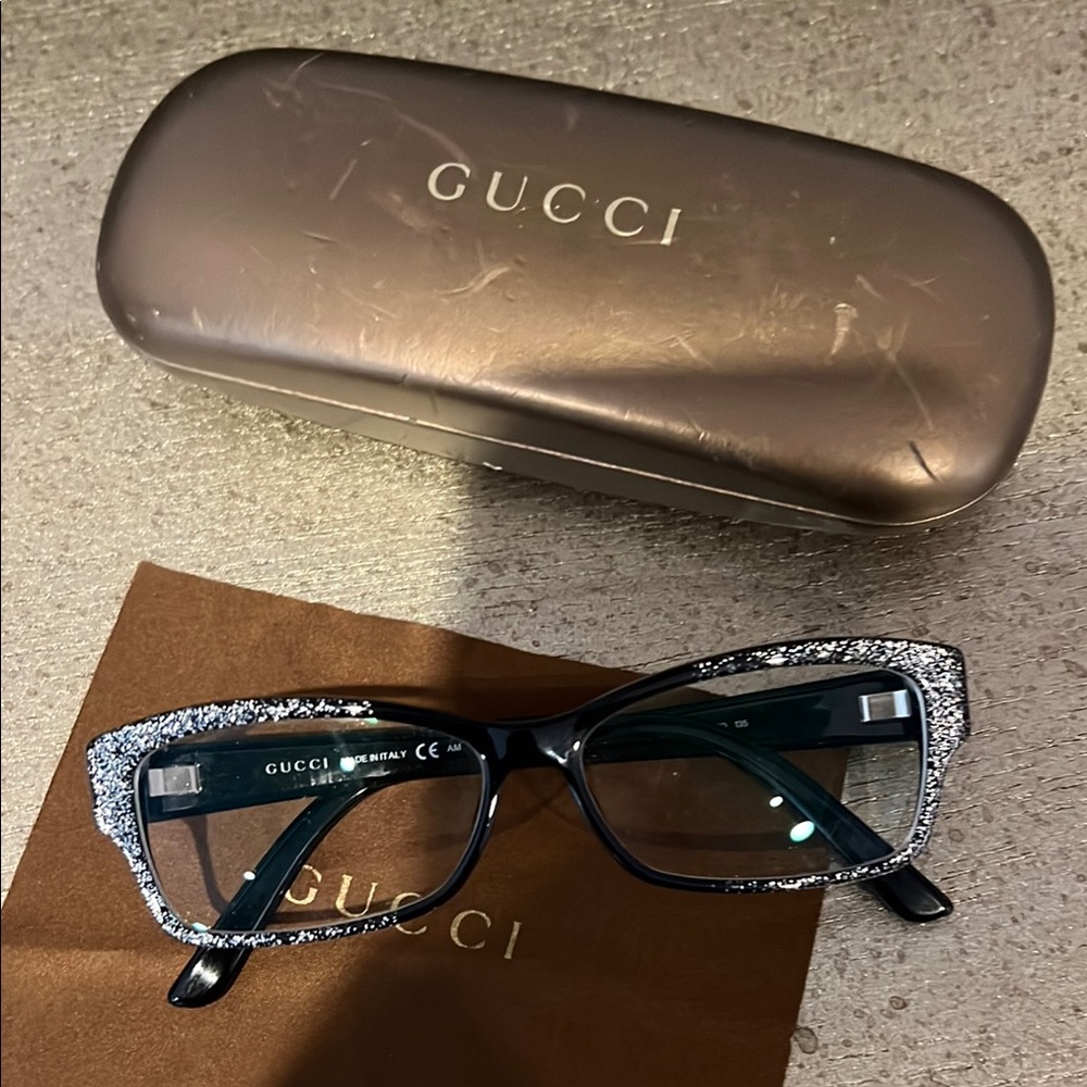 Gucci Black and Silver Glasses Timeless Elegance - Picture 13 of 13